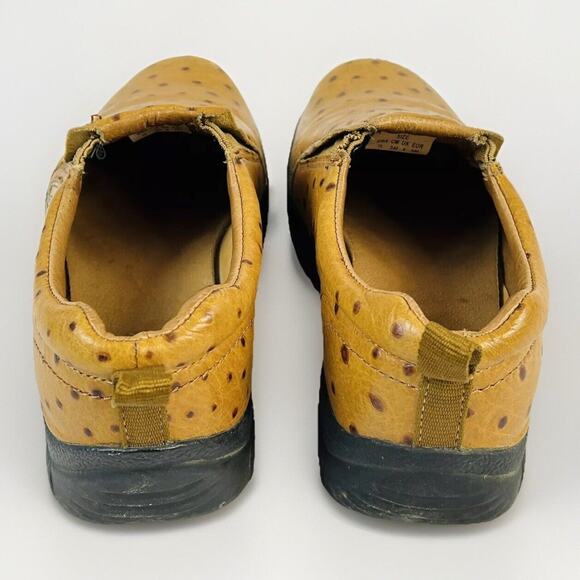 ROPER Leather Ostrich Print Shoes Clogs Womens Size 7.5 Tan Slip On - Picture 3 of 7
